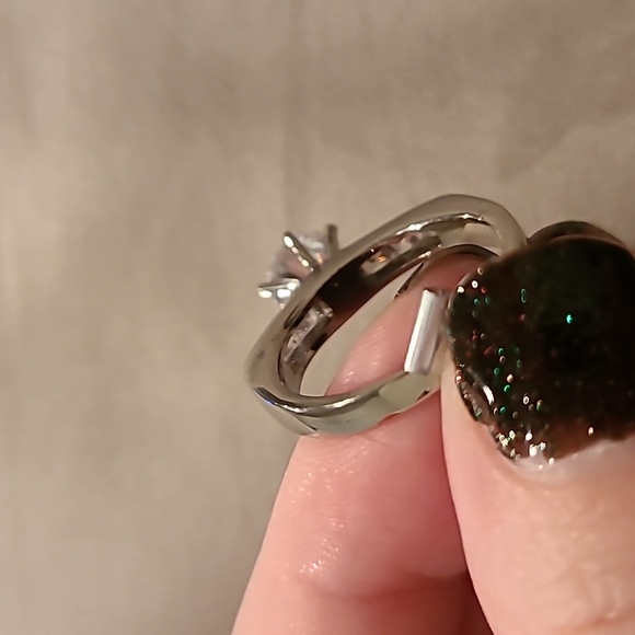 Cubic zirconia stainless steel flat rounded top band ring - Picture 9 of 9